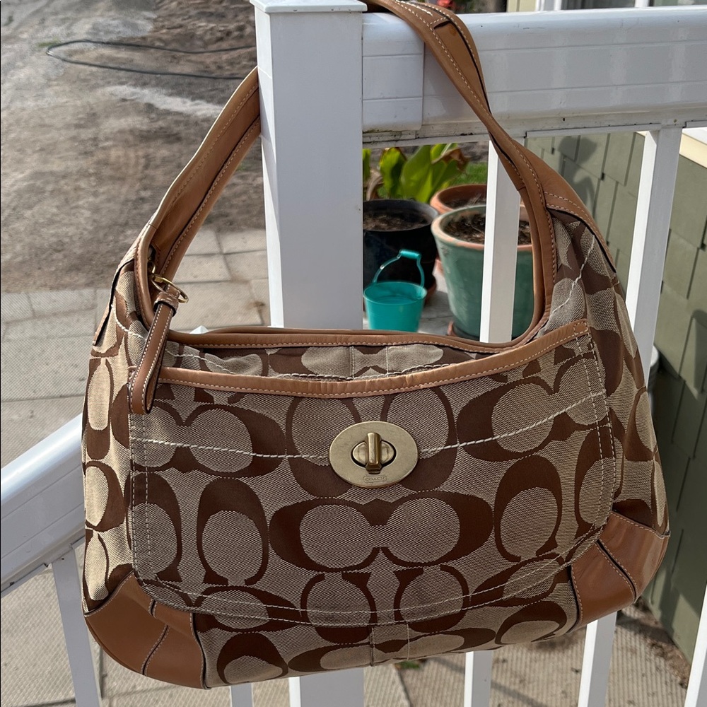 Coach Ergo 10765 signature hobo, gold hardware